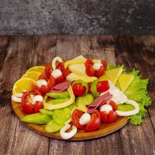 Domates, salatalık, peynir tabağı