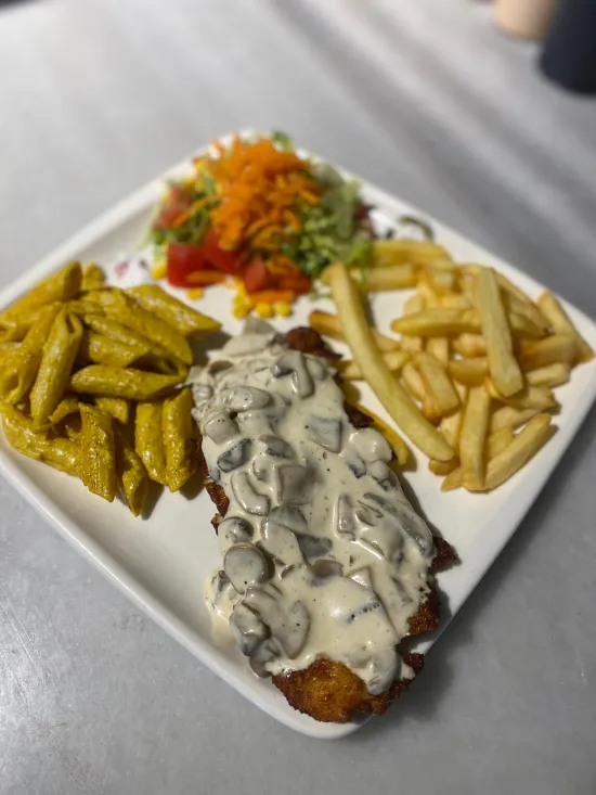 KREMALI MANTARLI ŞİNİTZEL