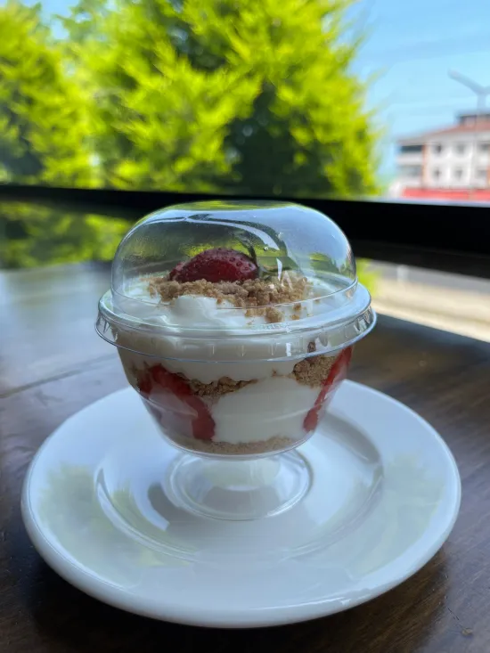 Çilekli Magnolia