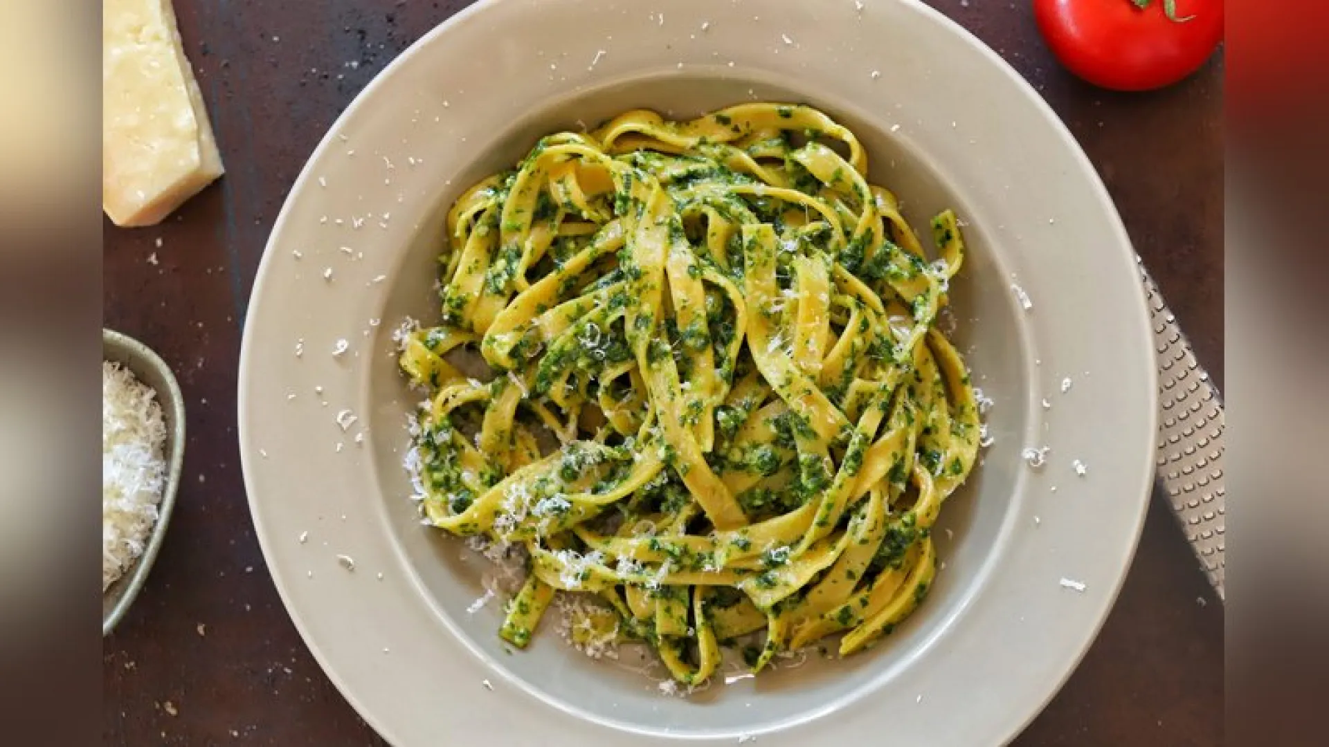 PESTO SOSLU LİNGUİNİ