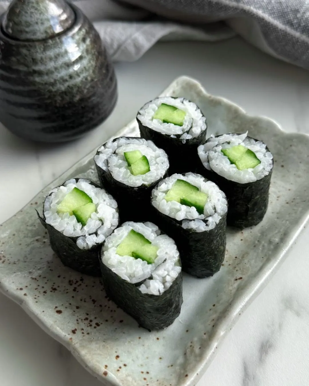 MAKİ SALATALIK (8 ADET)