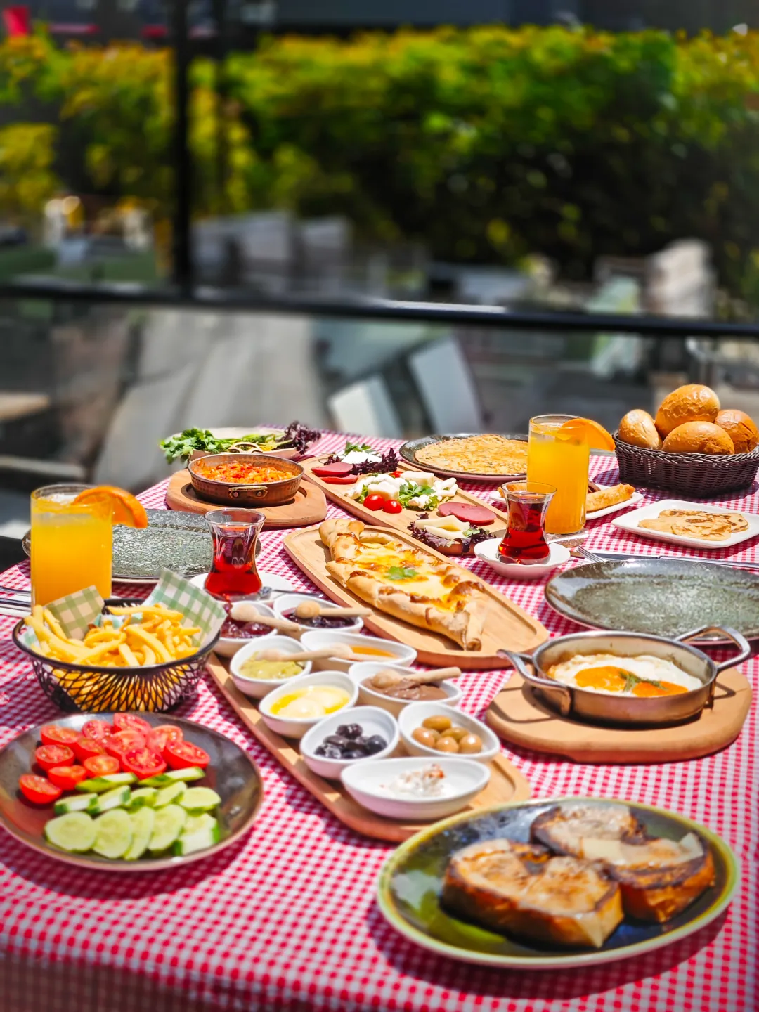 ÜÇ KİŞİLİK SERPME