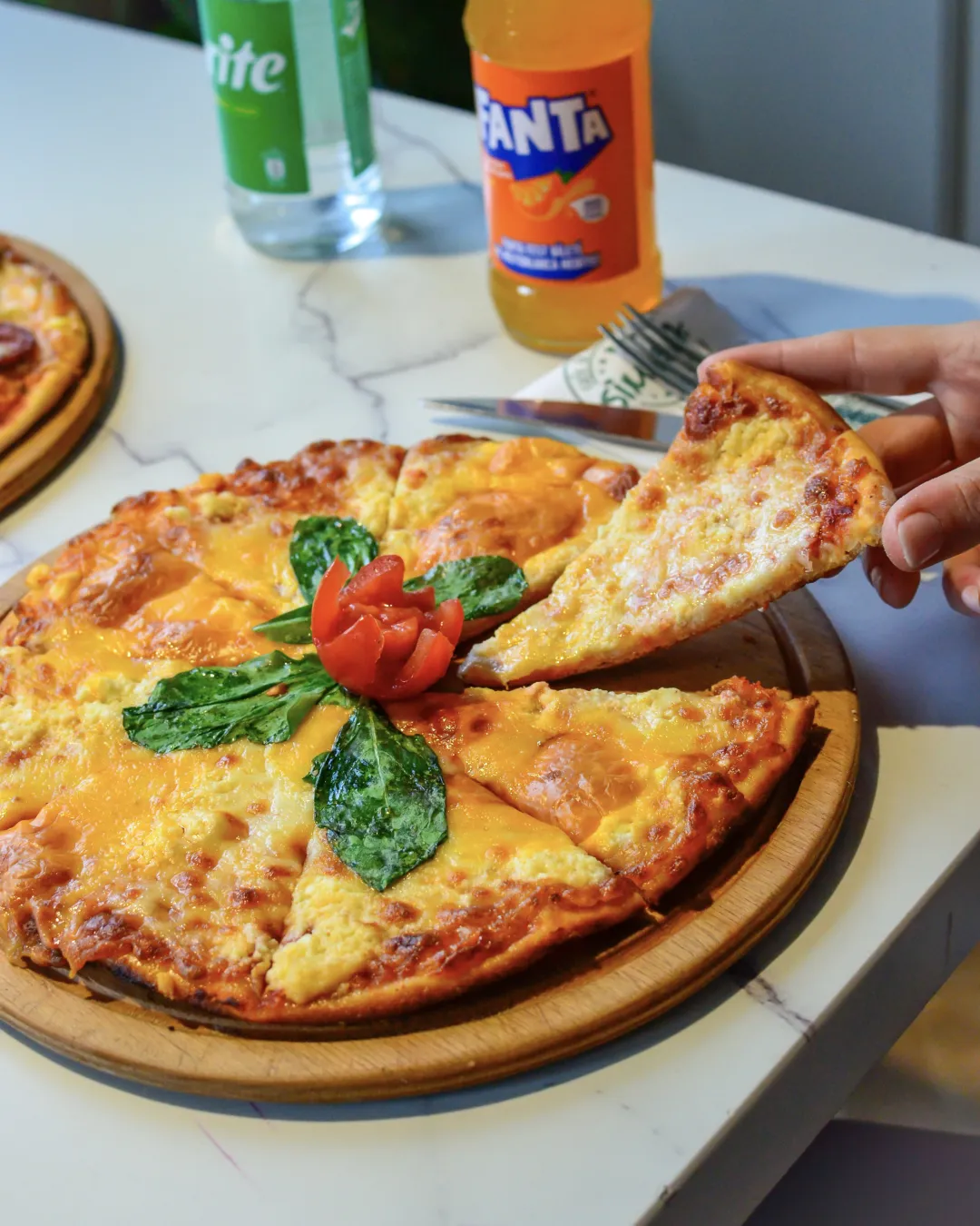 DÖRT PEYNİRLİ PİZZA